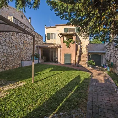 Villa George, Poulades Corfu فيلة